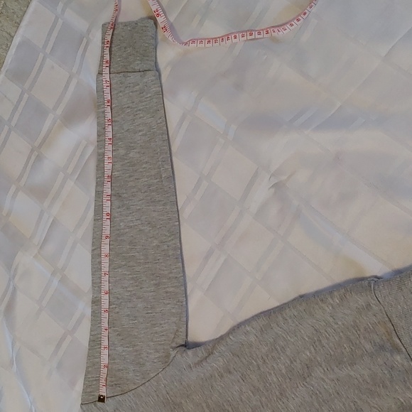 Friends Central Perk Sweater Side Medium - Picture 6 of 11